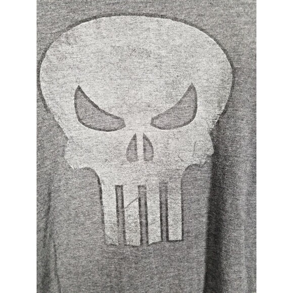 MARVEL Punisher Men's T-shirt Large Gray Comic Book Frank Castle Disney Stan Lee - Picture 2 of 4